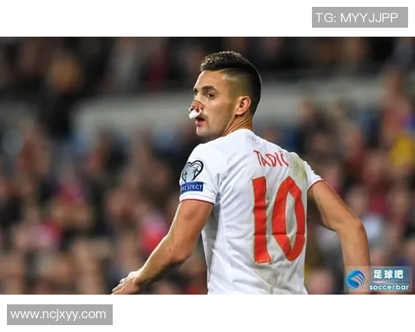 畅玩足球明星抽卡游戏尽享球场激情与策略对决